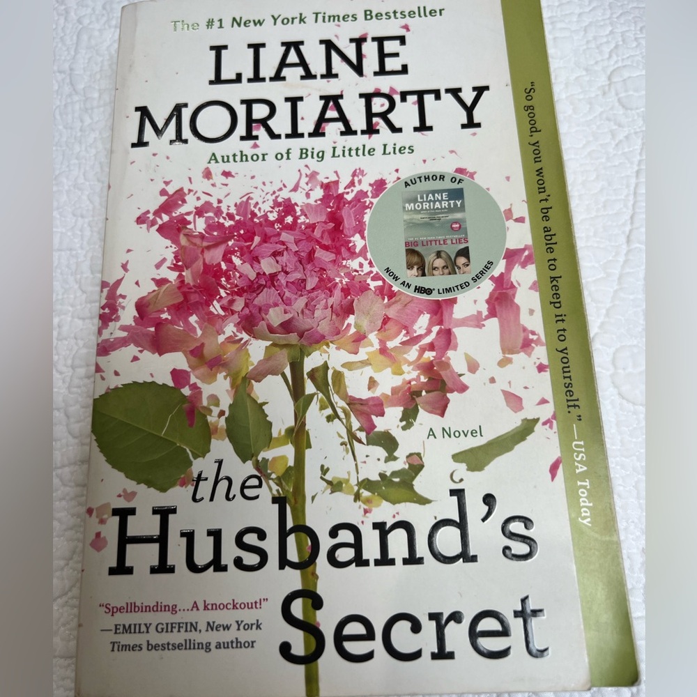 Book “The Husband’s Secret” by Laine Moriarty